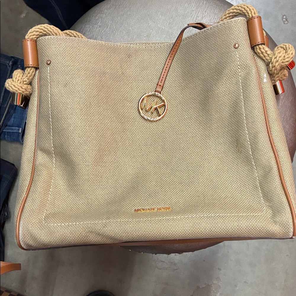 Michael Kors Beige Shoulder Bag with Gold Accents